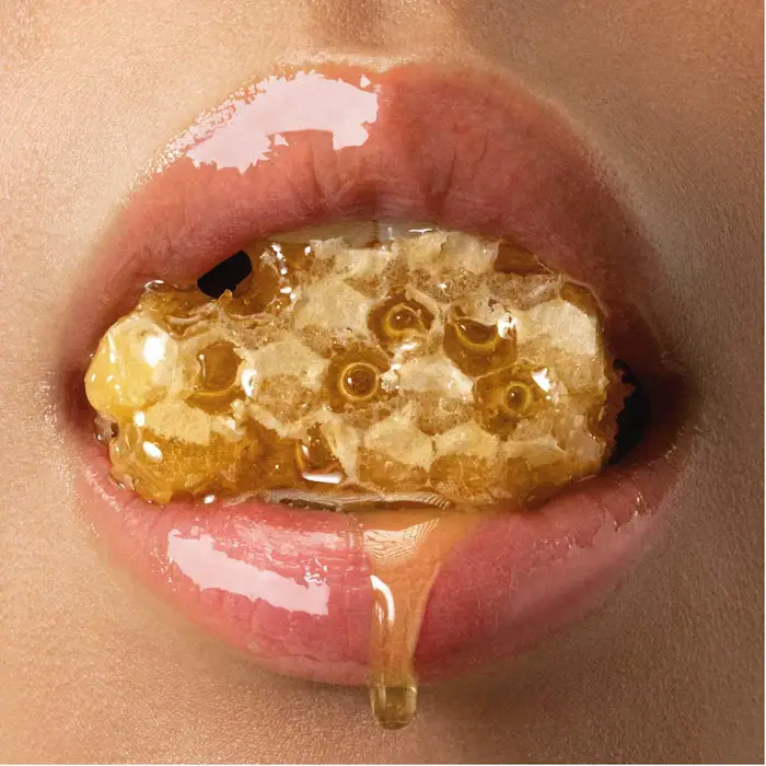 Honey Infused Hydrating Lip Oil. Color: Honey Gold - clear golden glow — imagen 8