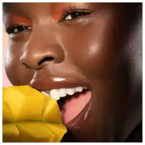 Honey Infused Hydrating Lip Oil. Color: Mango Passion Punch - Sheer Hot Coral miniatura 2